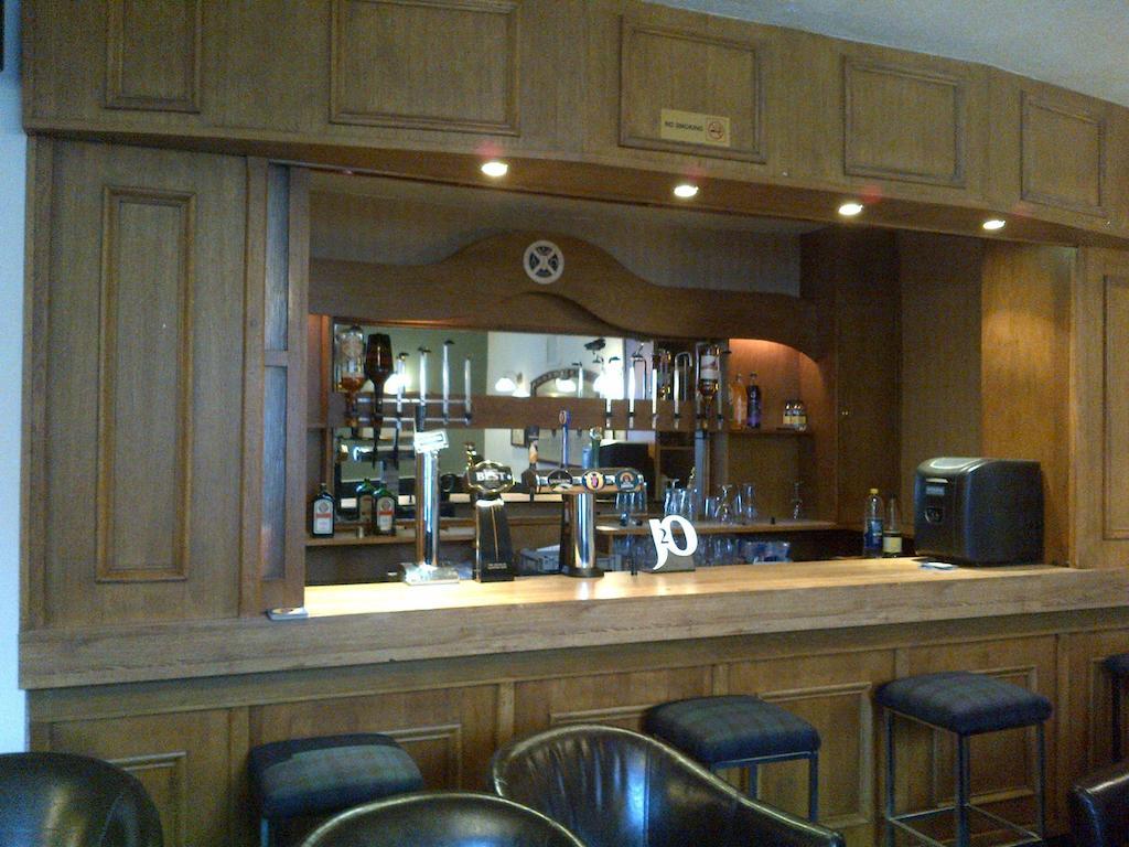 Crown Hotel Langholm ภายนอก รูปภาพ