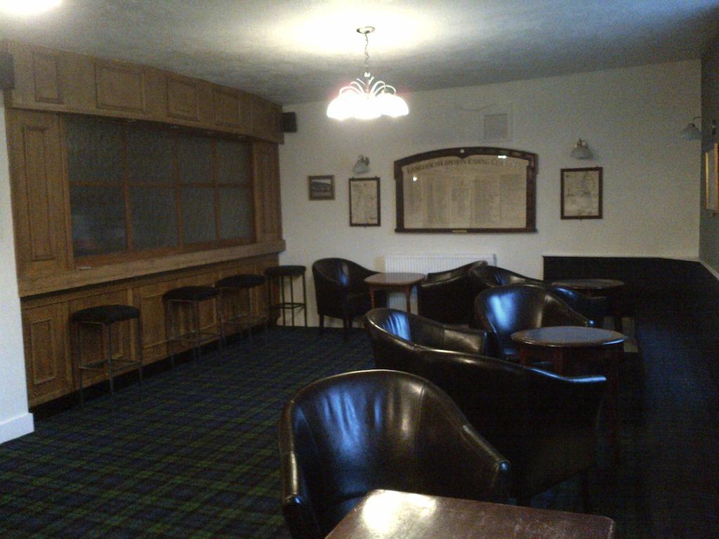 Crown Hotel Langholm ภายนอก รูปภาพ