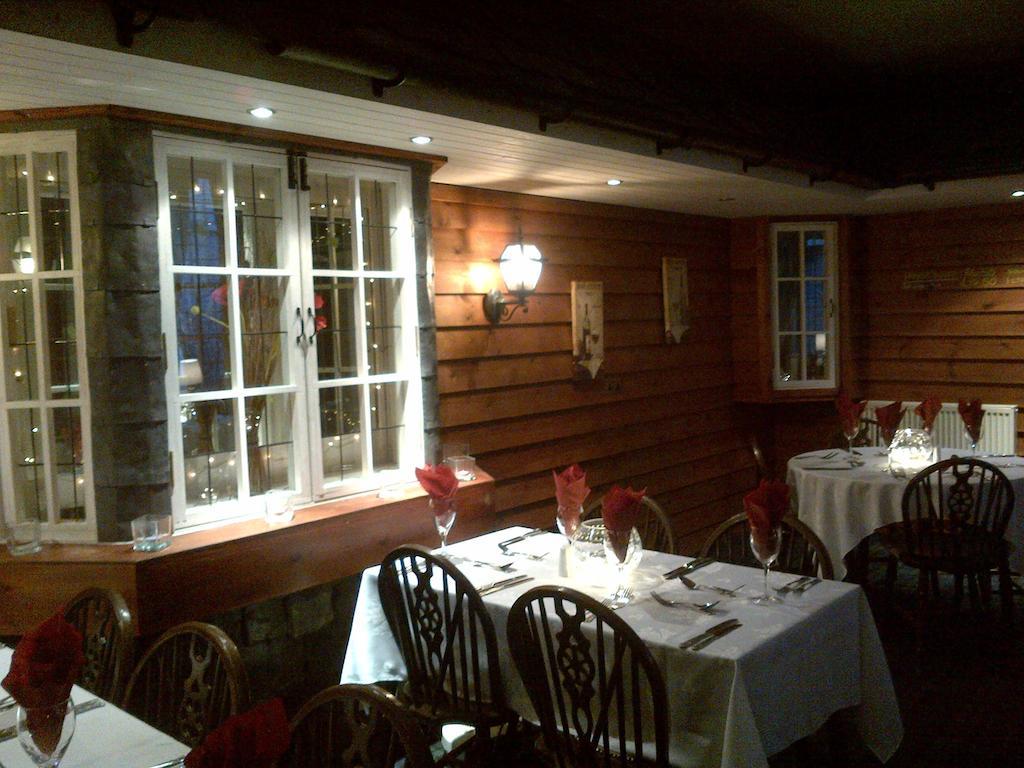 Crown Hotel Langholm ภายนอก รูปภาพ